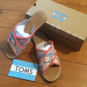 Toms brand Viv sandals NIB